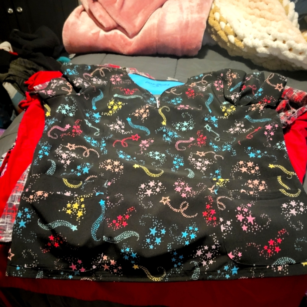 Never worn XL scrub top